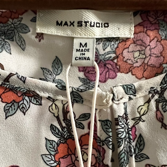 Max Studio Floral Cold Shoulder Top Size Medium MSRP $88 NWT - Picture 3 of 7